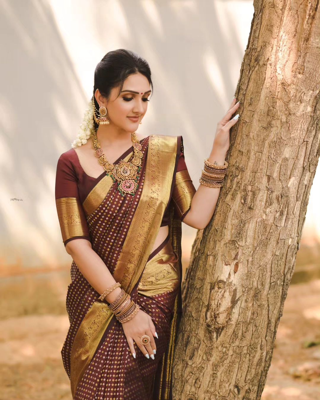 Telugu Tv Actress Sridevi Vijaykumar in Maroon Pattu Saree